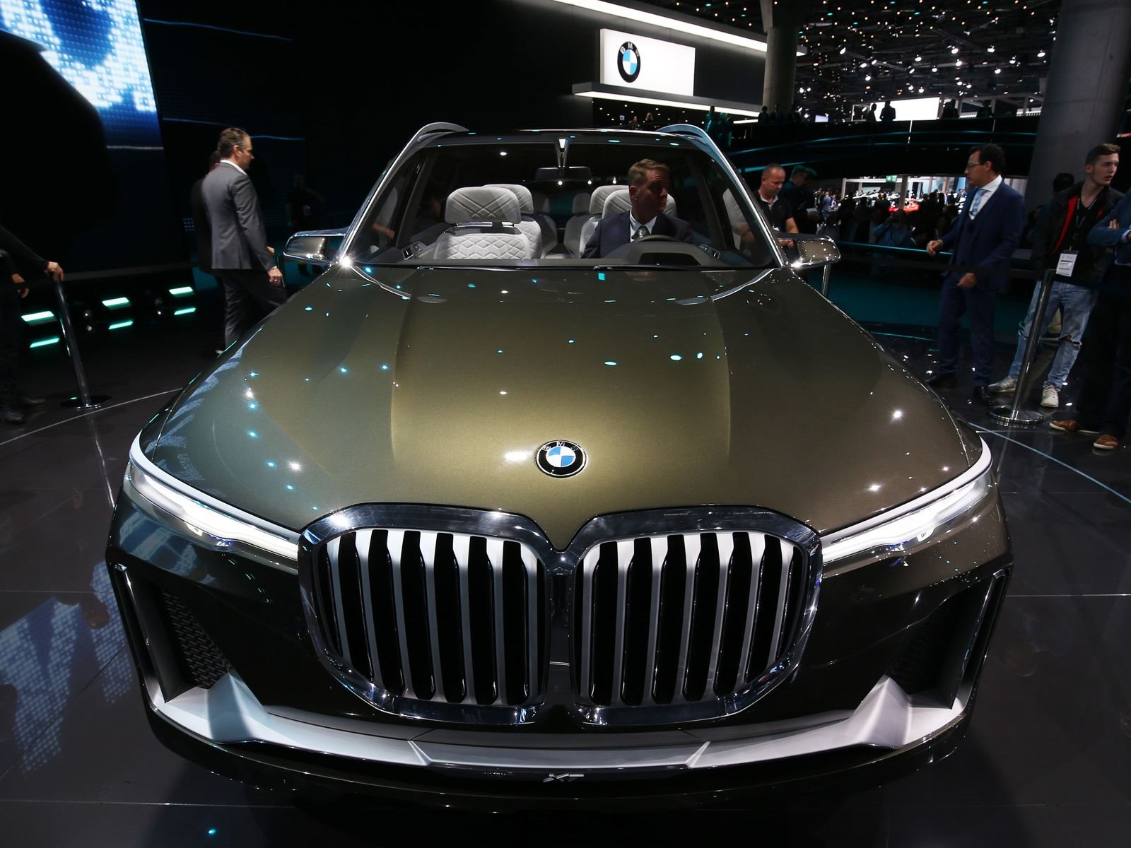 Цена самого дорогого бмв в мире. Новый BMW x8. БМВ x8 2021. BMW x8 2022 Рестайлинг. БМВ x8 2018.