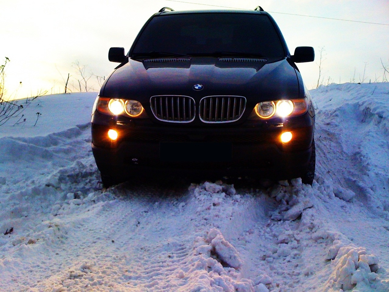 BMW x3 e90 черная зимой