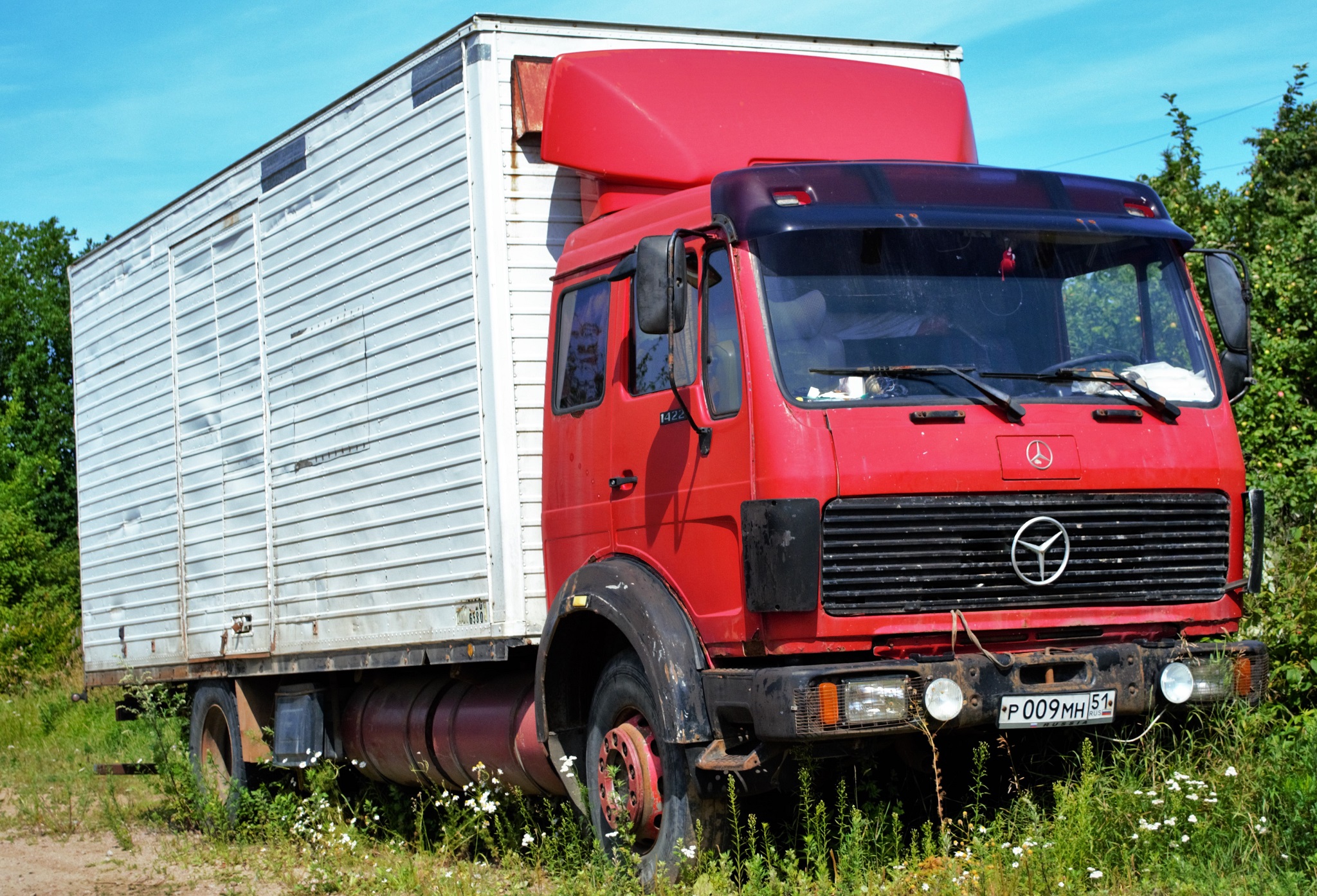 Мерседес 814. Mercedes Benz 814. Мерседес грузовой 814. Мерседес-Бенц 1117 1992.