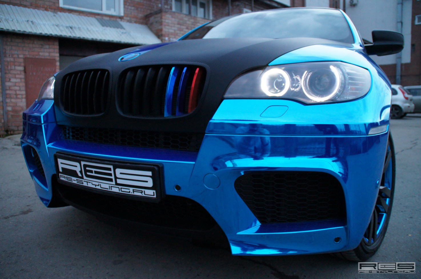 Poco x6 пленка. BMW x6 Blue. БМВ х6 синяя. БМВ х6 красная матовая. БМВ х5 хамелеон.