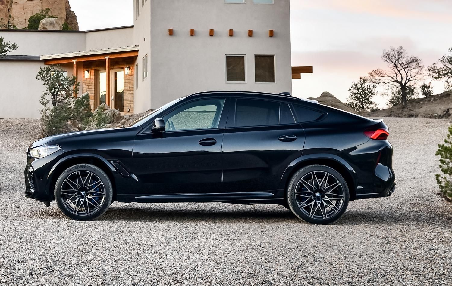 BMW x6m 2020 Competition черный