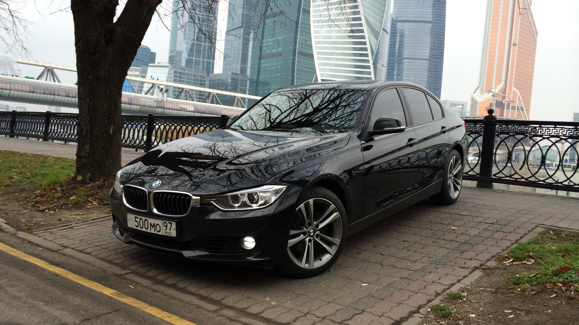 Черное три. БМВ 3 черная. BMW 3 1,6 I 2014 черная. БМВ м3 черная тонированная 2014 год. БМВ 3 серия черный 2014.