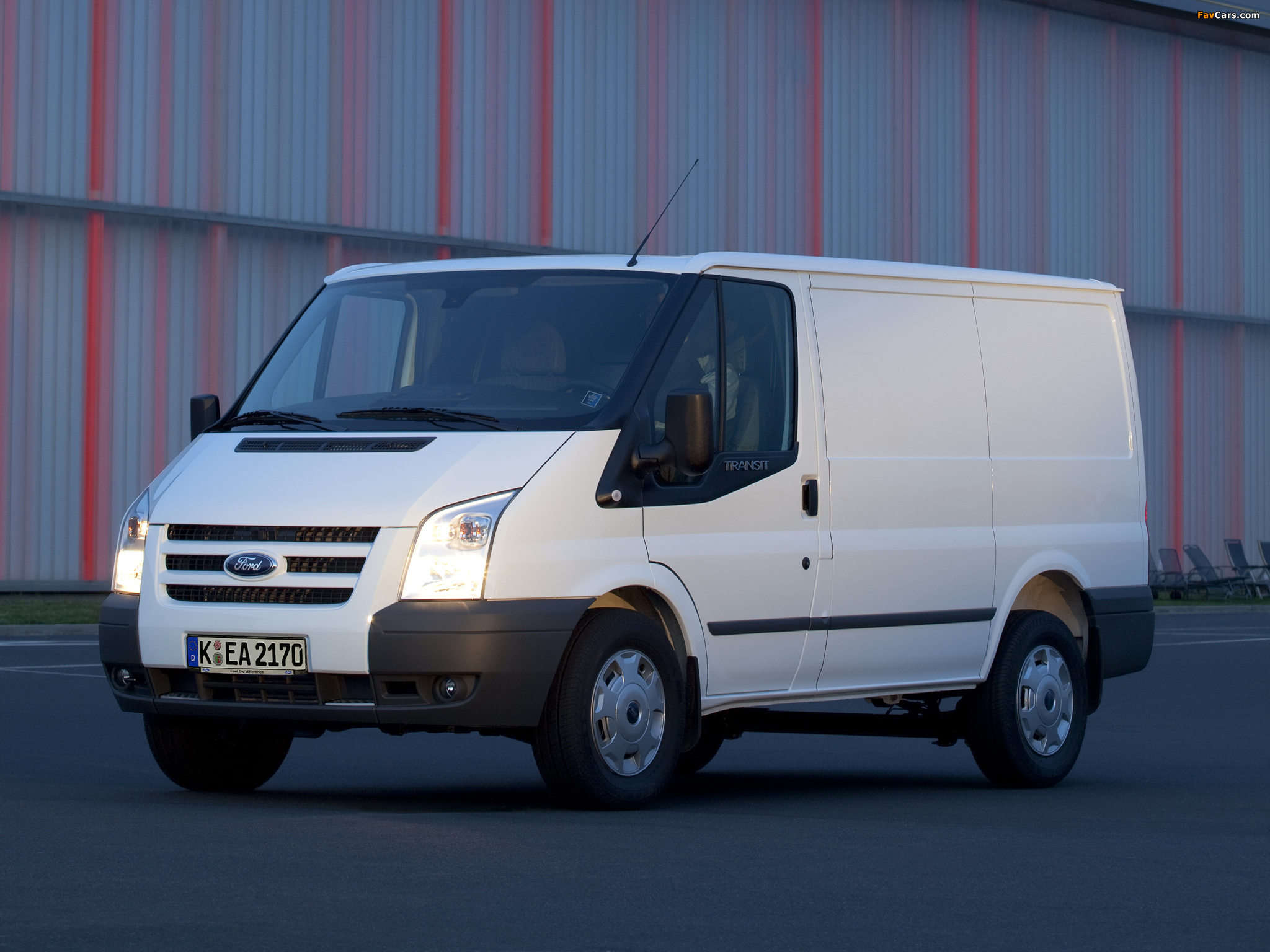 Форд транзит поменять. Форд Транзит 2006 года. Ford Transit 1.5 т. Ford Transit van 2006. Ford Transit LWB van.