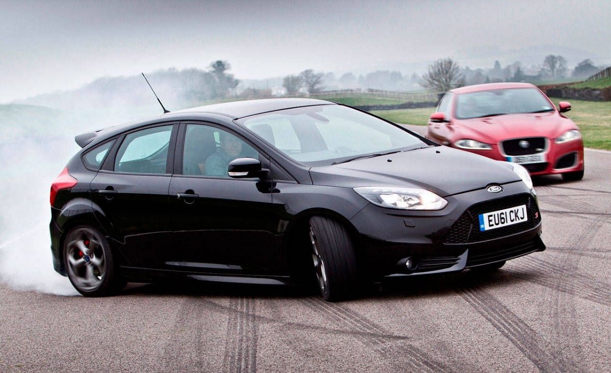 Фф темный. Ford Focus 3 St черный. Ford Focus 3 хэтчбек черный. Ford Focus 2012 Black. Ford Focus 4 черный.