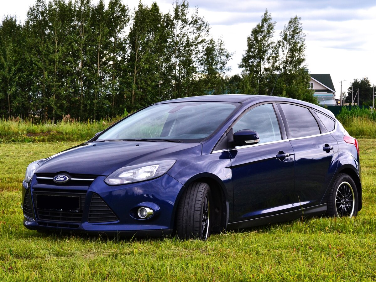 Форд фокус 2013 1.6. Ford Focus 3 хэтчбек. Ford Focus 3 2013. Форд фокус 3 хеч. Ford Focus 3 2013 хэтчбек.