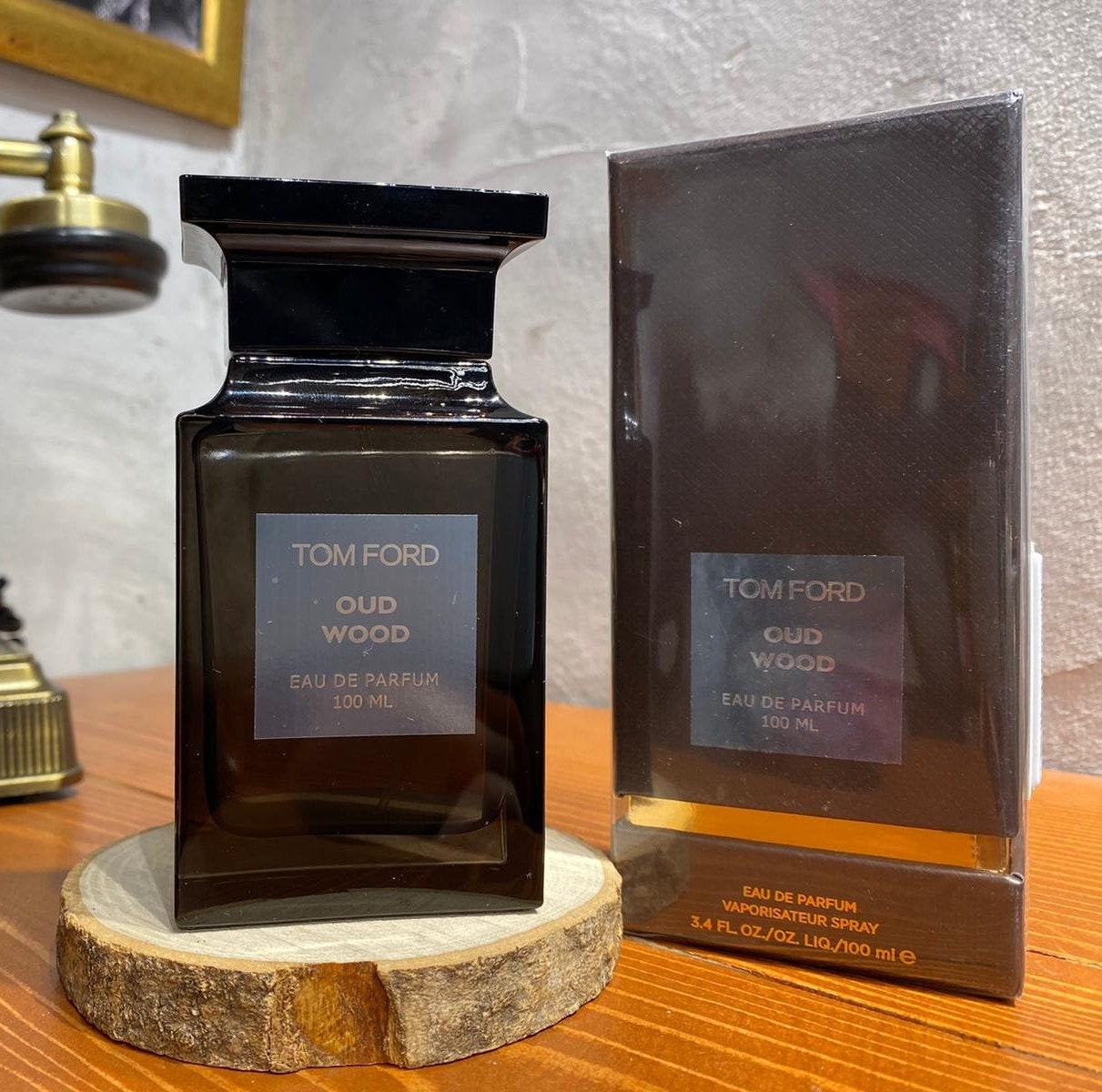 Oud wood. Том Форд oud Wood 100 мл. Том Форд уд Вуд 100. Tom Ford oud Wood intense 250 мл. Том Форд уд Вуд реклама.