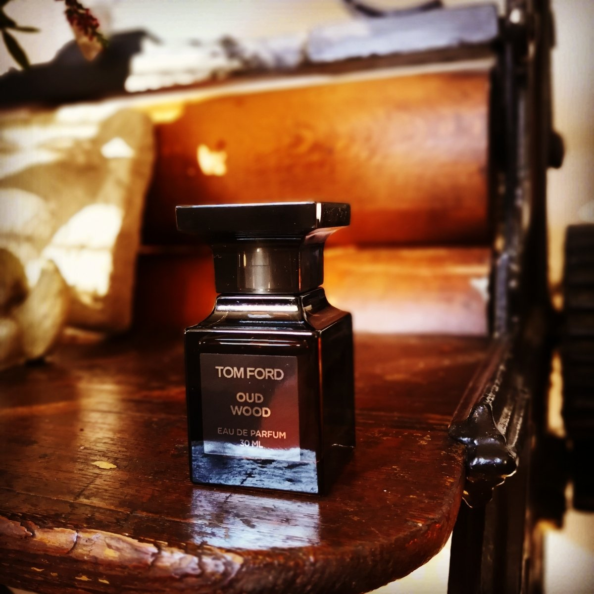 Tom wood. Том Форд уд Вуд. Том Форд духи уд Вуд. Том Форд уд Вуд реклама. Tom Ford oud Wood реклама.