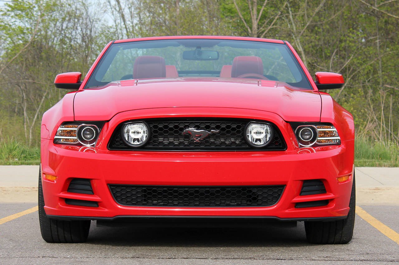 Фото передней машины. Ford Mustang 2013. Форд Мустанг ЖТ. Ford Mustang gt 2013. Форд Мустанг 2005 спереди.