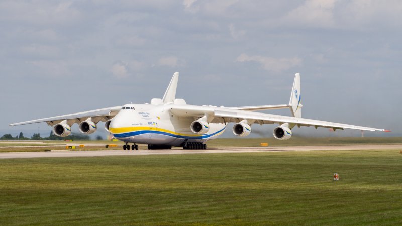 Самолет Мрия АН-225