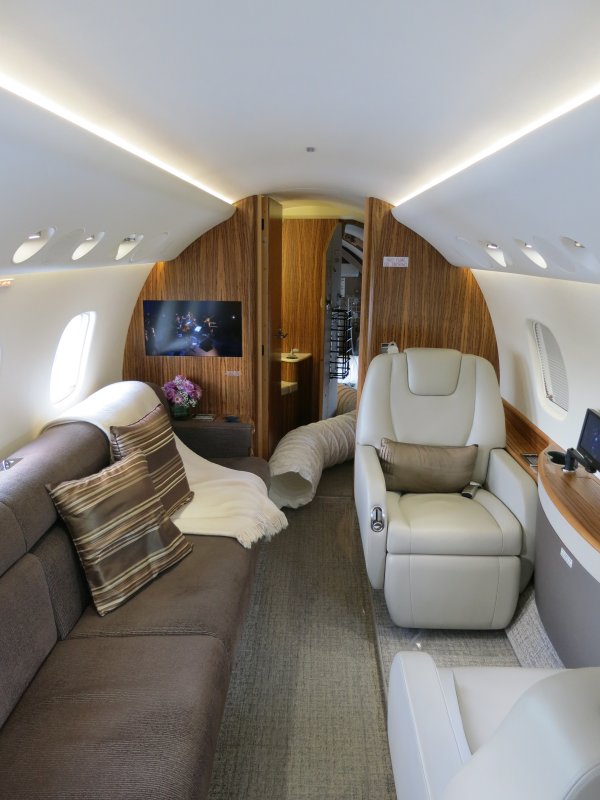 Embraer Legacy 650