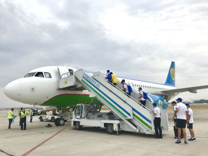 Самолет Узбекистан хаво йуллари 2020