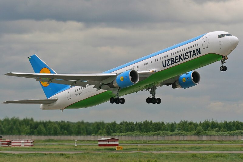Самолет Узбекистан хаво йуллари