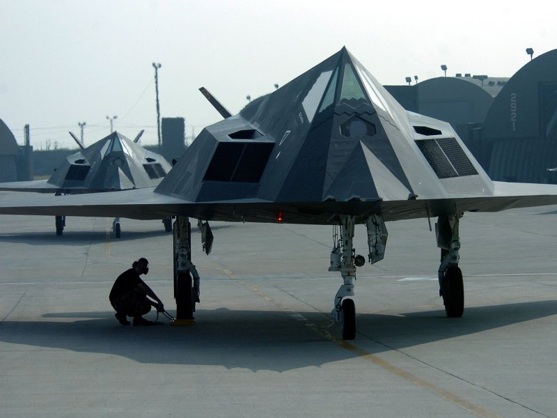 Самолет США F-117a