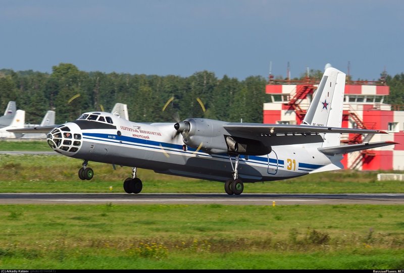 Самолет АН-30б