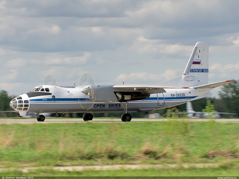 АН-30 самолёт