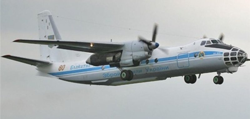 АН-30 военно-транспортный самолёт