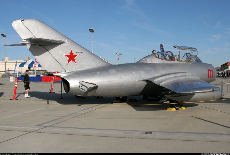 Миг-15 реактивный самолёт