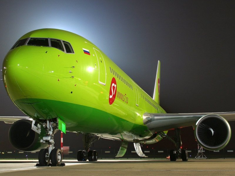 Боинг зеленый s7 747