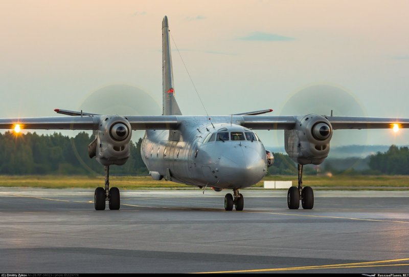 Самолет АН-24 АН-26