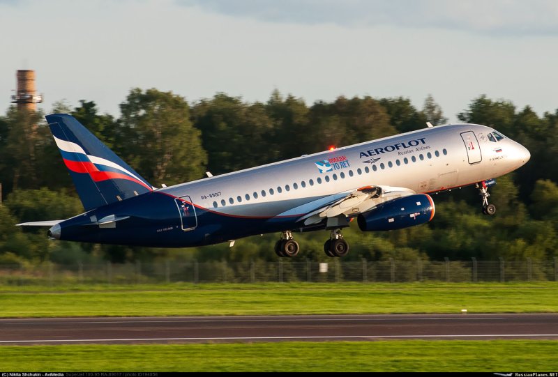 Sukhoi Superjet 100