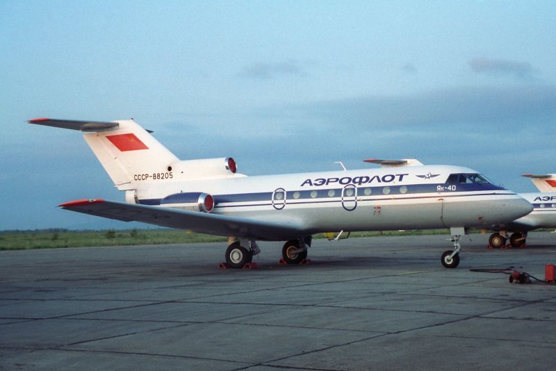 Як-40 пассажирский самолёт