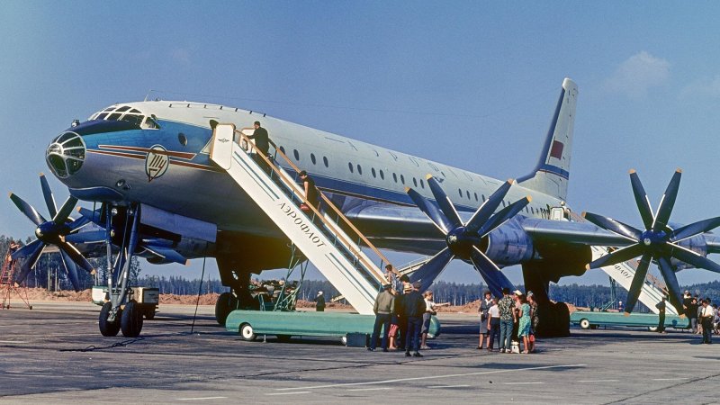 Ту-114 пассажирский самолёт