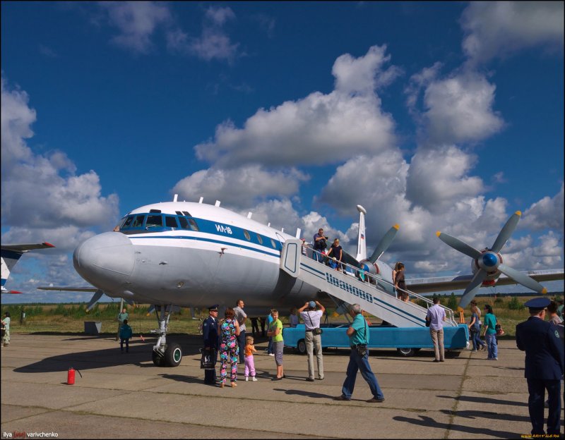 Ил-18 пассажирский самолёт