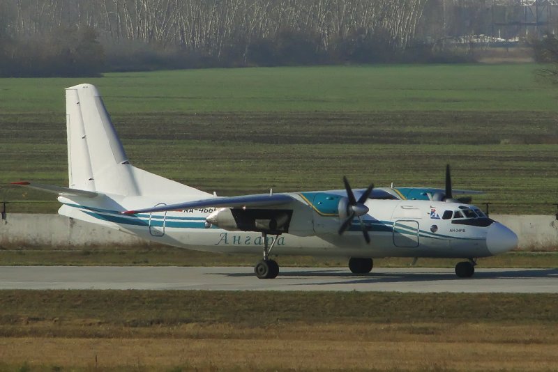АН-24 пассажирский самолёт