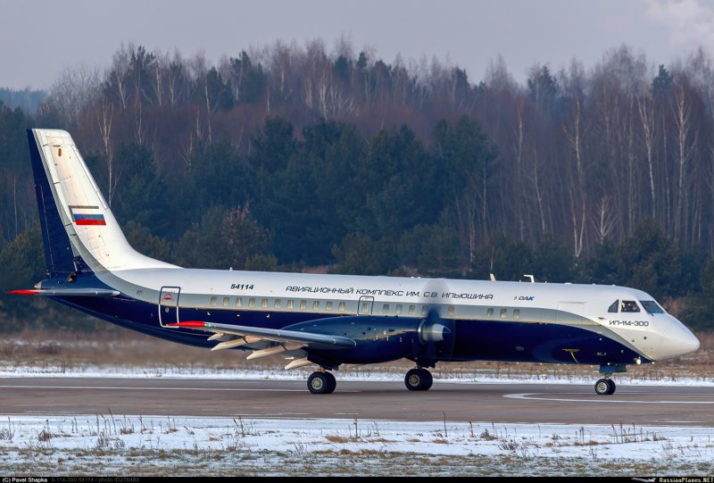 Турбовинтовой самолет ил 114 300