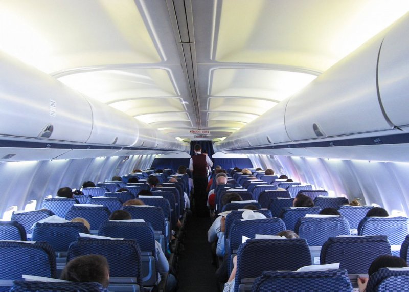 Boeing 737-500 UTAIR салон