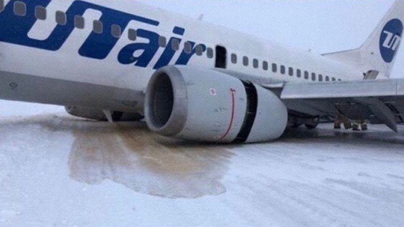 Самолет ЮТЭЙР Боинг 737