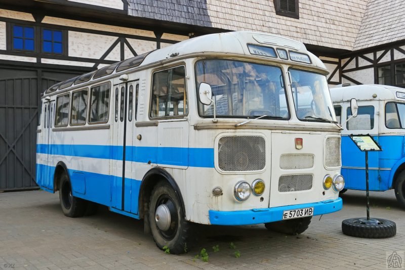 ПАЗ 672