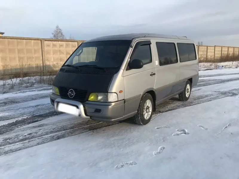 Истана микроавтобус 2000