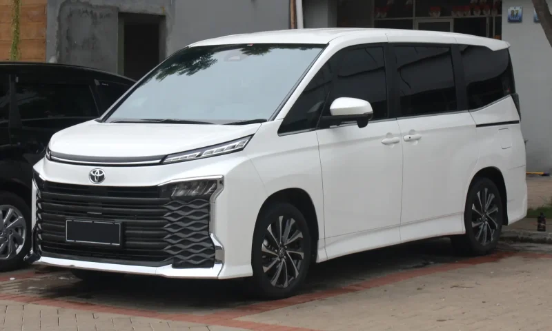 Toyota Voxy 2009 голубой