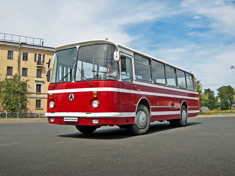ЛАЗ 695н