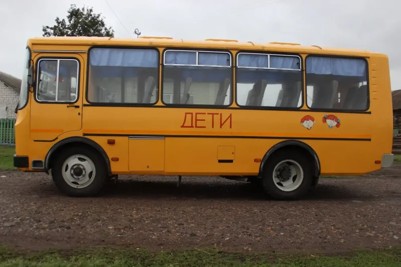 ПАЗ школьный автобус сбоку