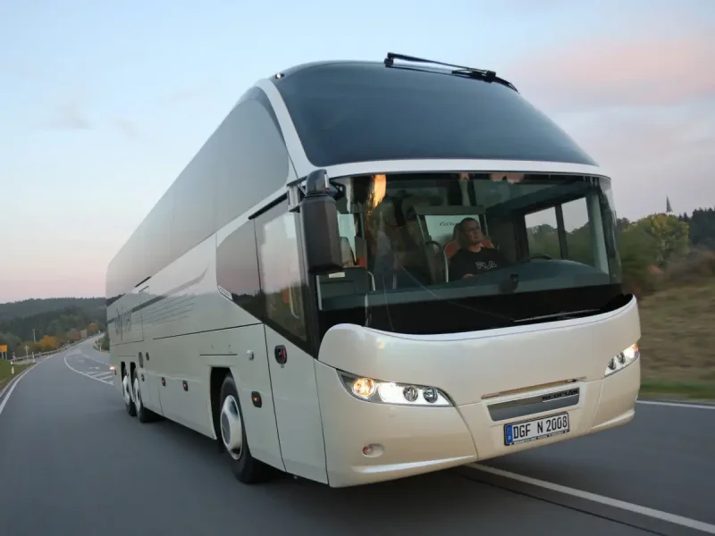 Neoplan Starliner White