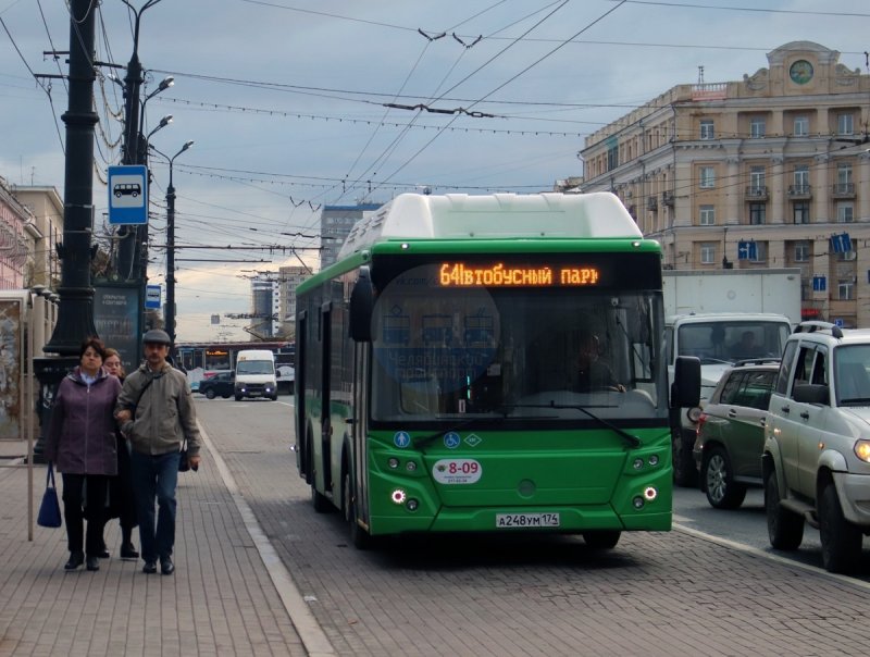 Автобус ЛИАЗ зеленый Челябинск