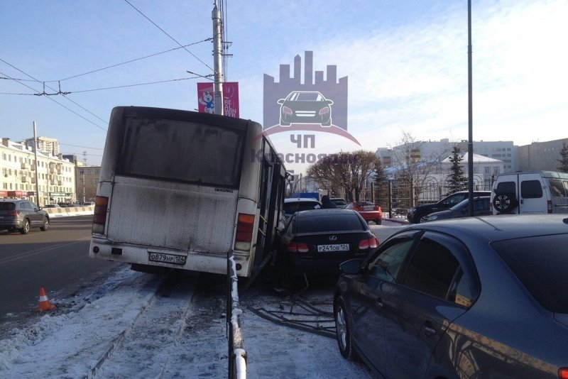 Авария на Партизана Железняка