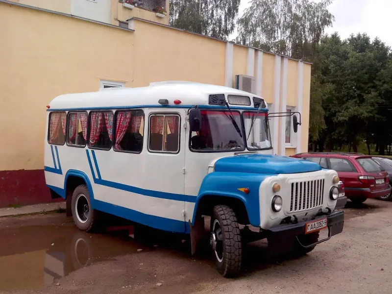 КАВЗ-685, 3270