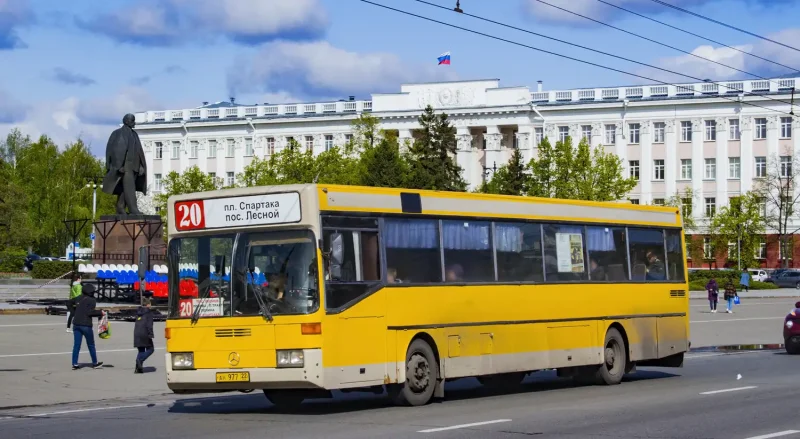 Мерседес Бенц Интуро