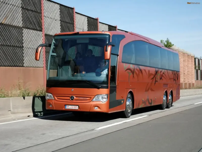 Мерседес Бенц Tourismo