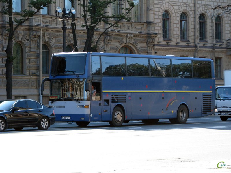 EOS 100 автобус