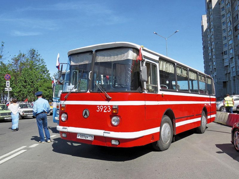 ЛАЗ 695 служебный