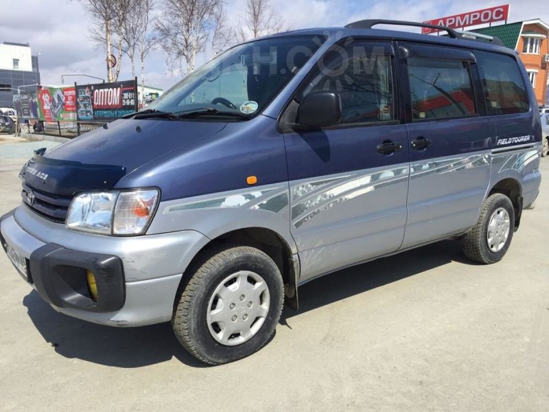 Тойота Ноах 2002г