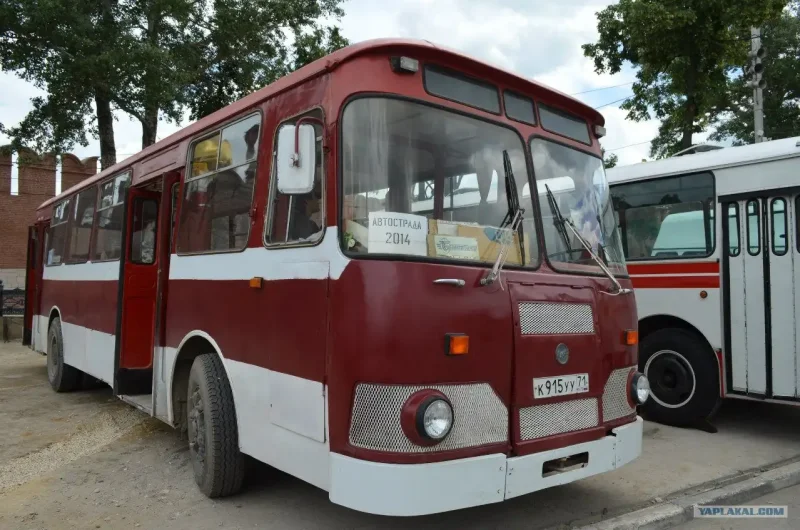 ЛИАЗ 677 низкопольный