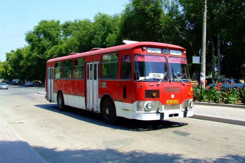 ЛИАЗ-677 автобус