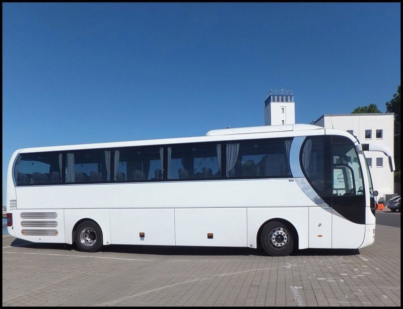 Man Lion's coach r07