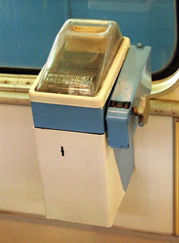 Кассовый аппарат в автобусе СССР