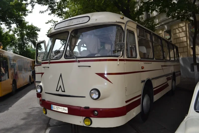 ЛАЗ-697 автобус